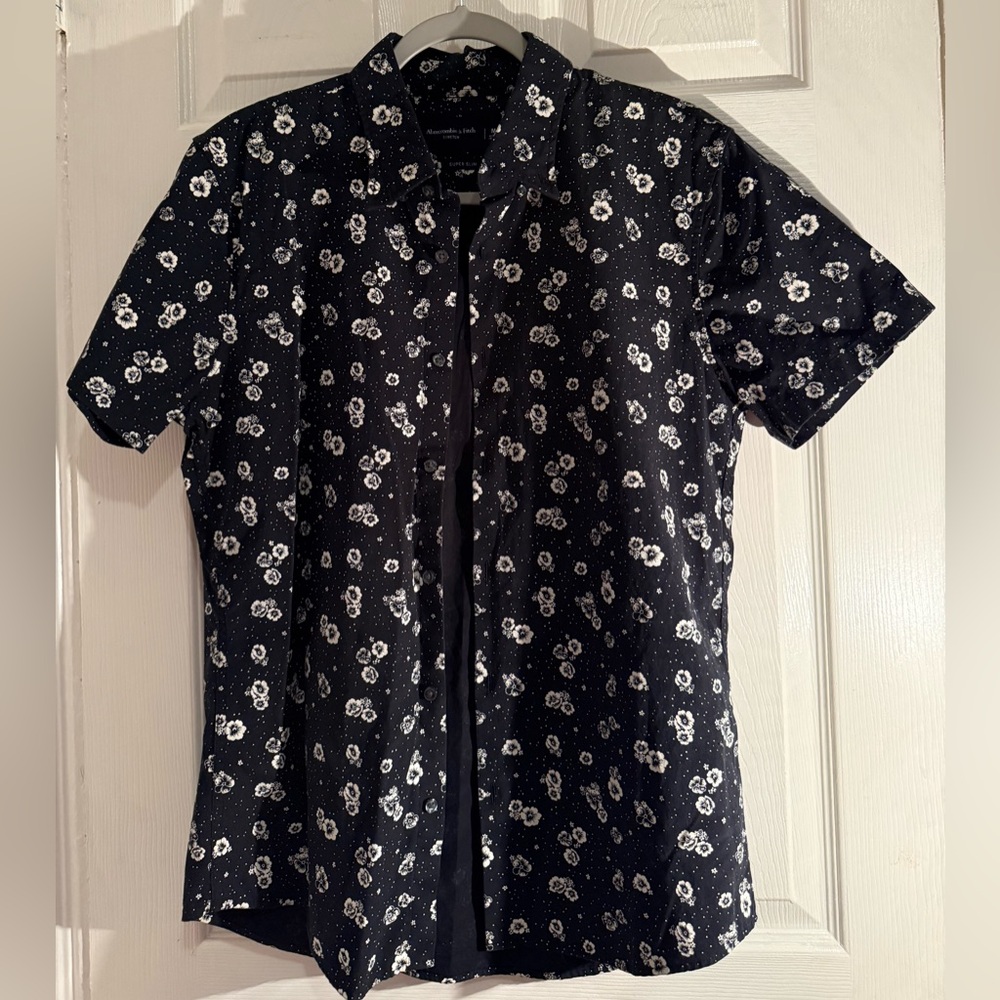 Abercrombie & Fitch Black and White Floral Shirt